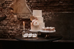 [HUW04] Set de gâteau de mariage